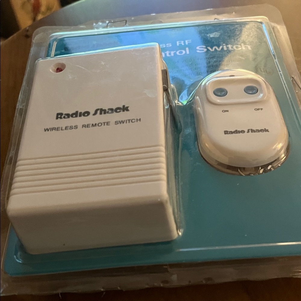 Radio Shack Wireless Remote Switch - Sleek White